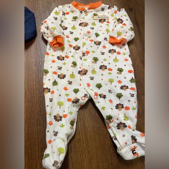 Thanksgiving Outfit and Pajamas - Picture 3 of 8